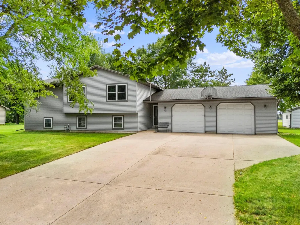 705 Estates Avenue Litchfield, MN 55355