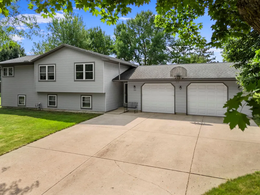 705 Estates Avenue Litchfield, MN 55355