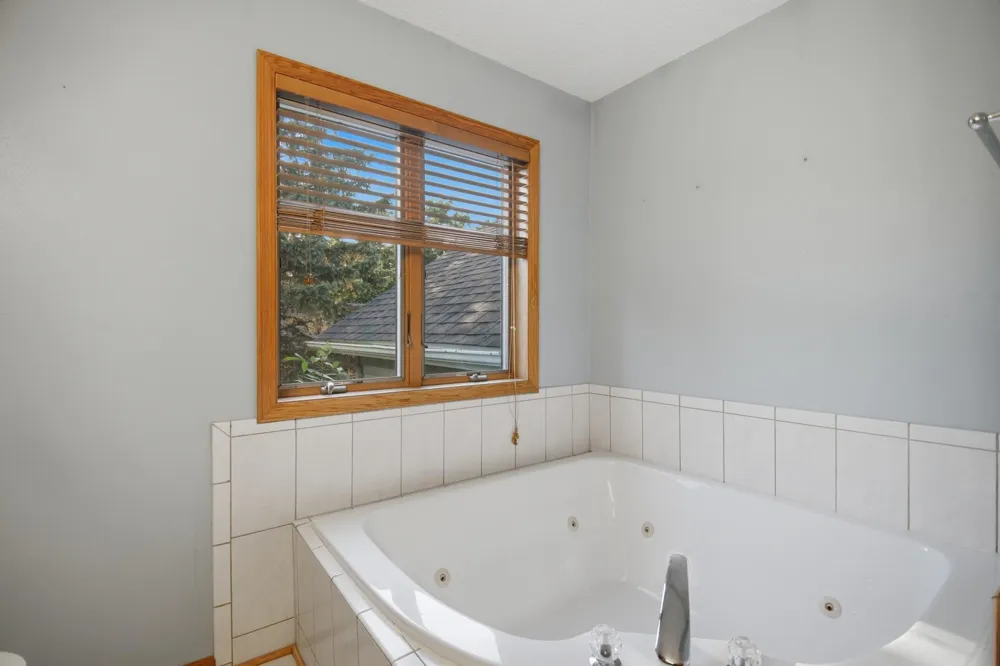 1688 Wedgewood Drive NE Owatonna, MN 55060