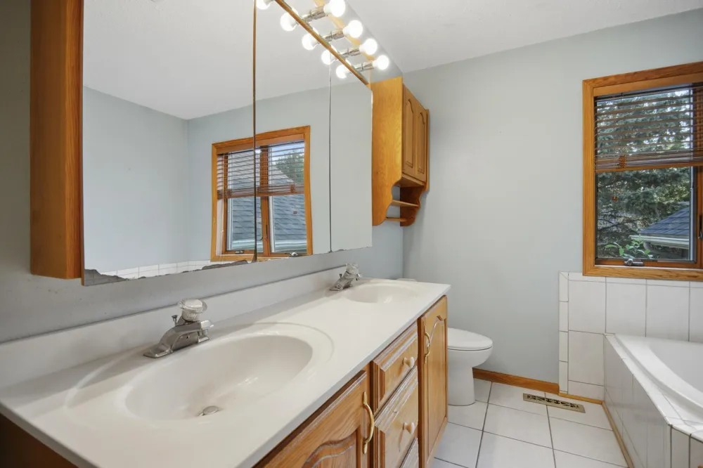 1688 Wedgewood Drive NE Owatonna, MN 55060