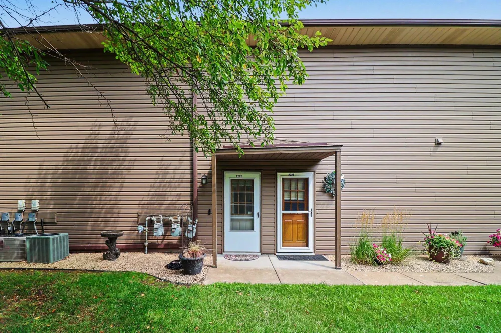 2227 Pinehurst Street Stillwater, MN 55082