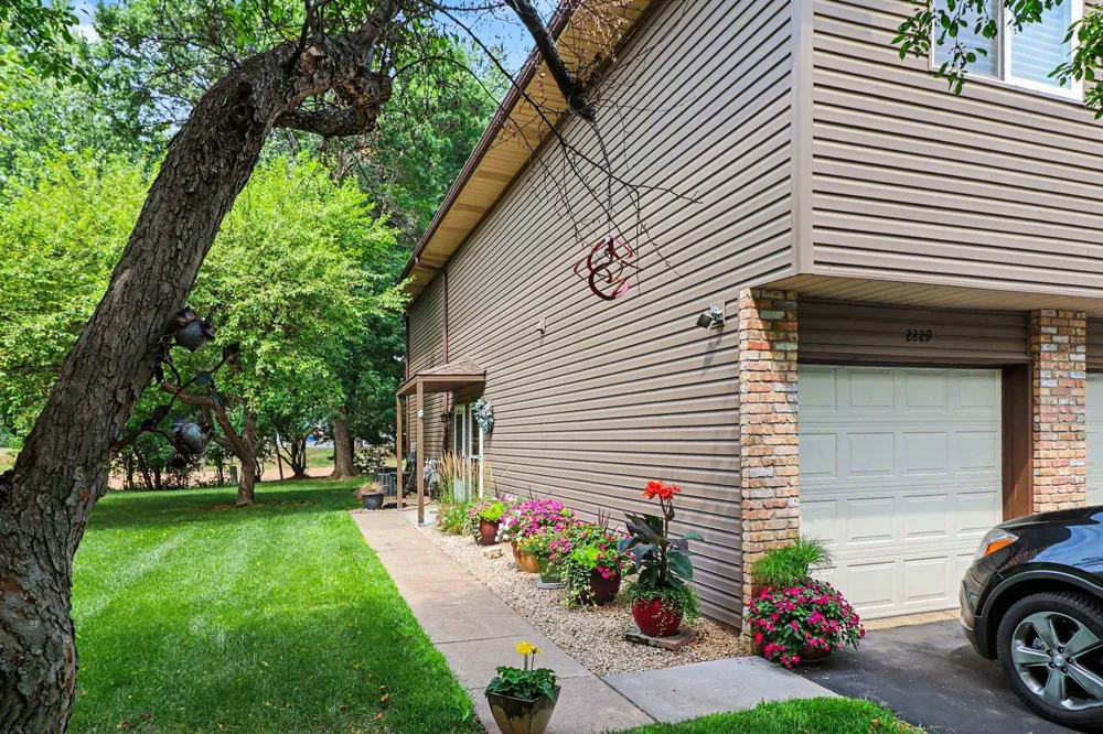2227 Pinehurst Street Stillwater, MN 55082