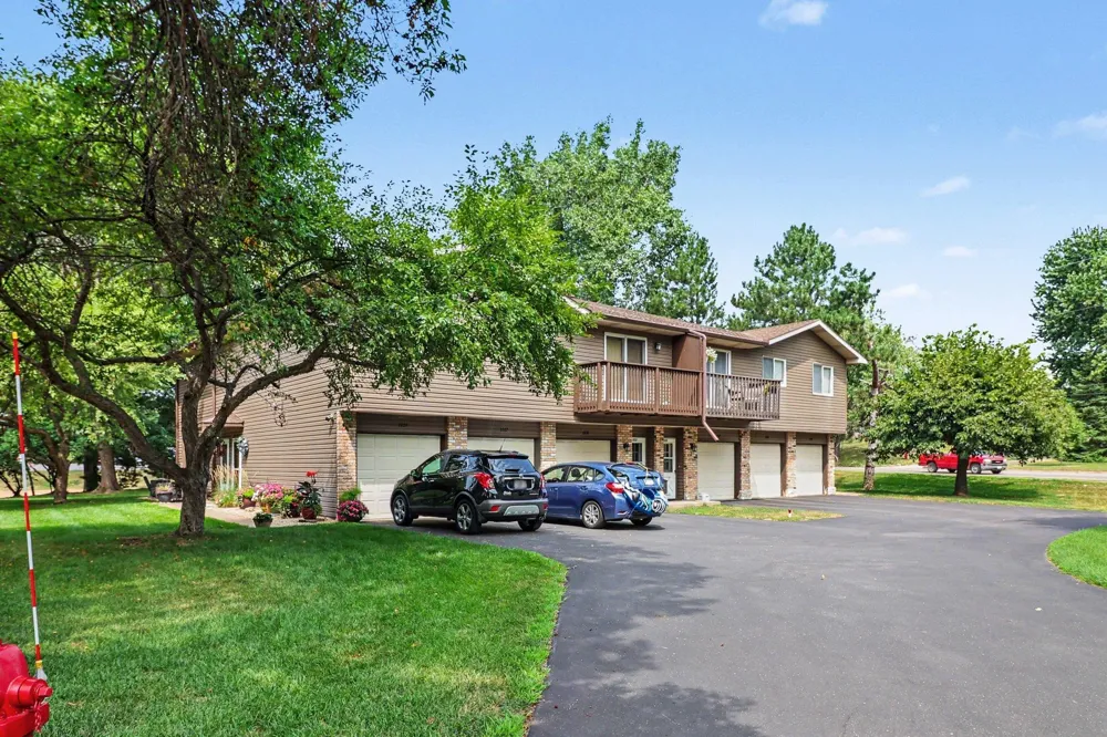 2227 Pinehurst Street Stillwater, MN 55082