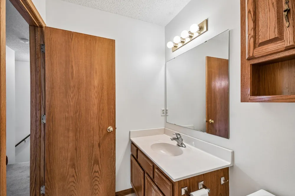 2580 Bedford Court #16 Mendota Heights, MN 55120
