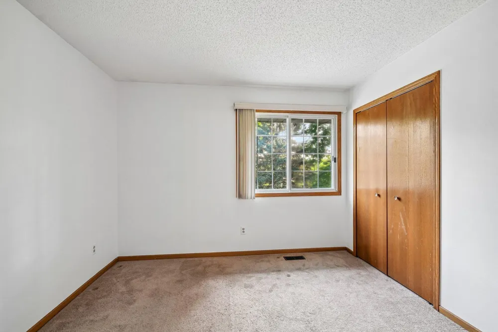 2580 Bedford Court #16 Mendota Heights, MN 55120