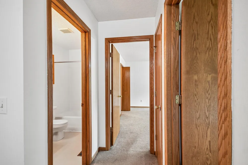 2580 Bedford Court #16 Mendota Heights, MN 55120