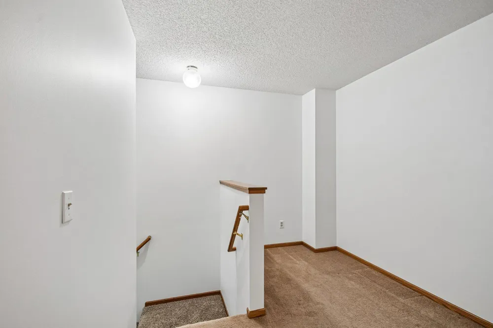 2580 Bedford Court #16 Mendota Heights, MN 55120