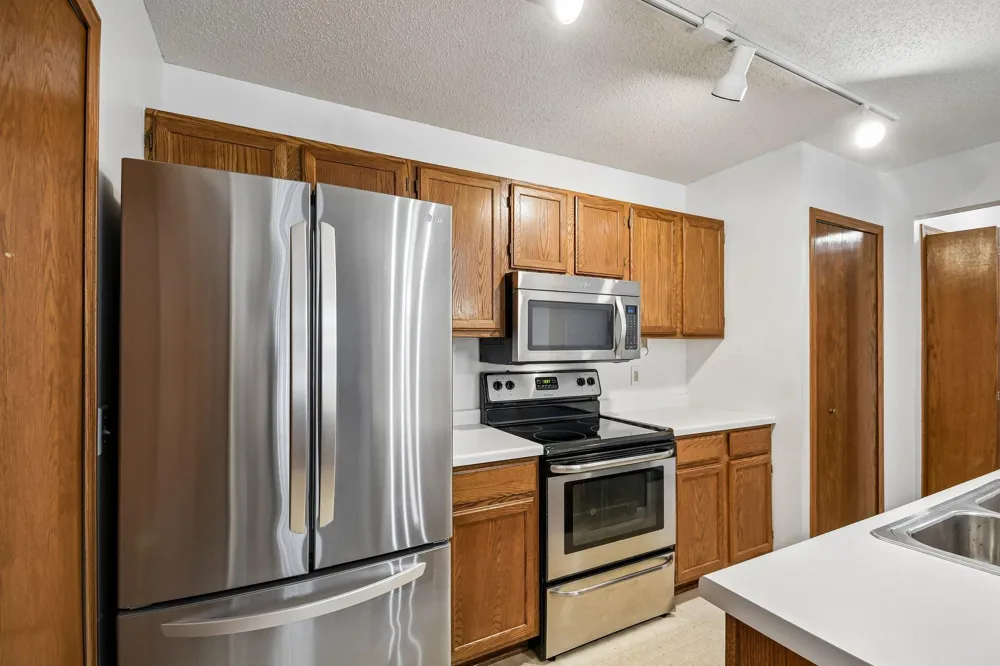 2580 Bedford Court #16 Mendota Heights, MN 55120