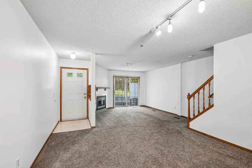 2580 Bedford Court #16 Mendota Heights, MN 55120