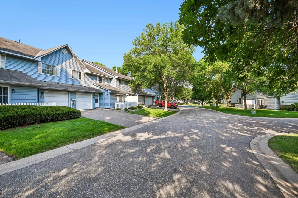 2580 Bedford Court #16 Mendota Heights, MN 55120