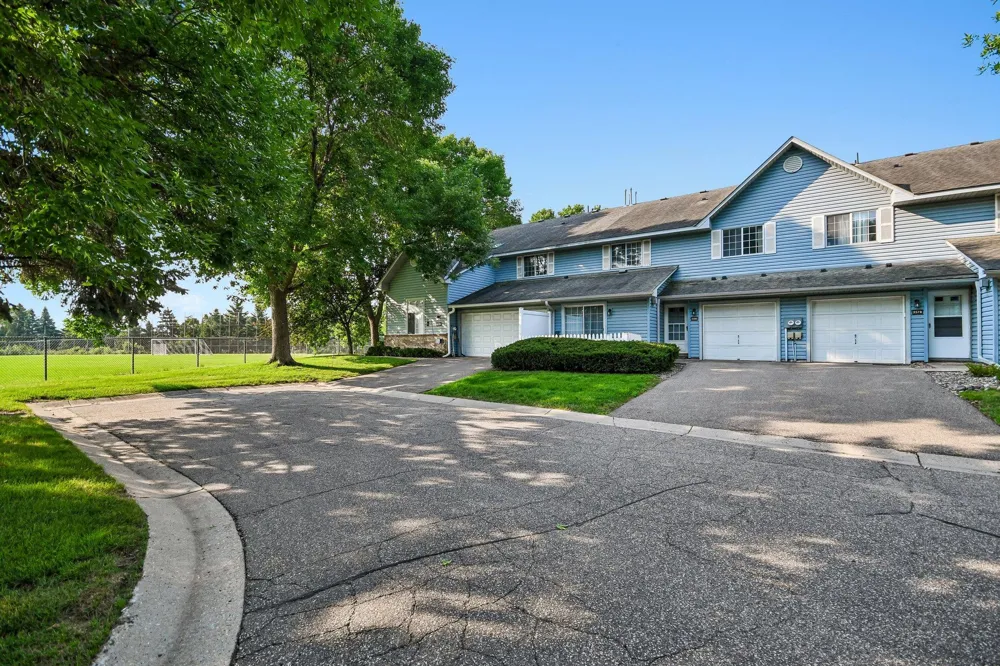 2580 Bedford Court #16 Mendota Heights, MN 55120