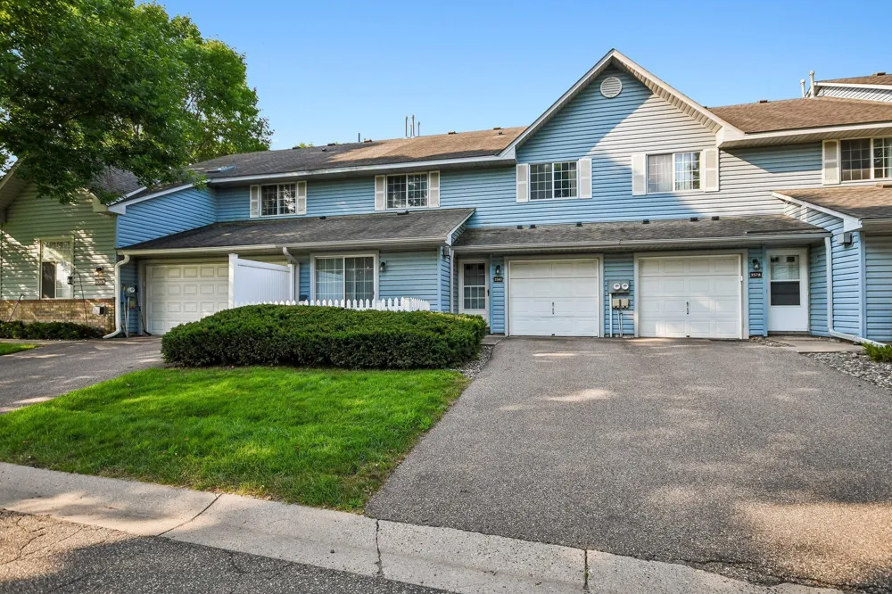 2580 Bedford Court #16 Mendota Heights, MN 55120