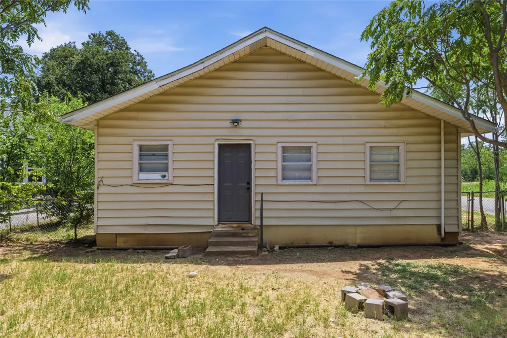 1317 Avenue C Brownwood, TX 76801