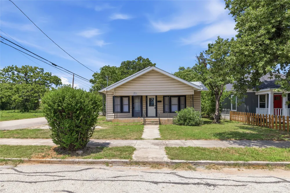 1317 Avenue C Brownwood, TX 76801