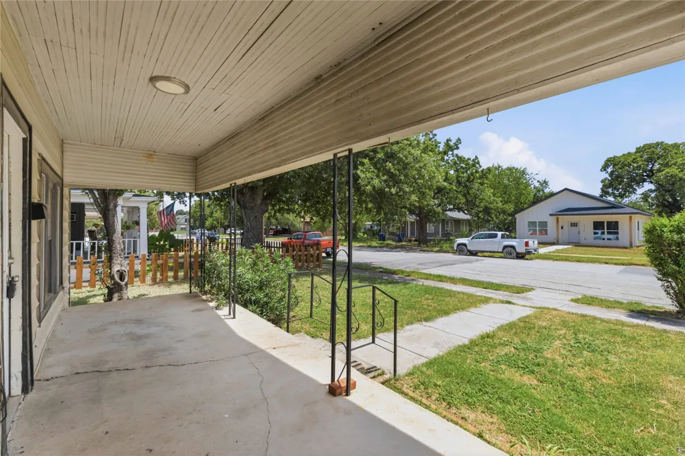 1317 Avenue C Brownwood, TX 76801