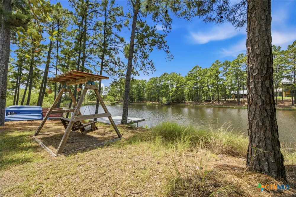 801 Moccasin Trail La Grange, TX 78945