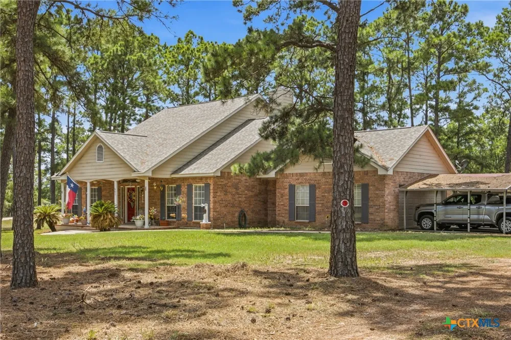 801 Moccasin Trail La Grange, TX 78945