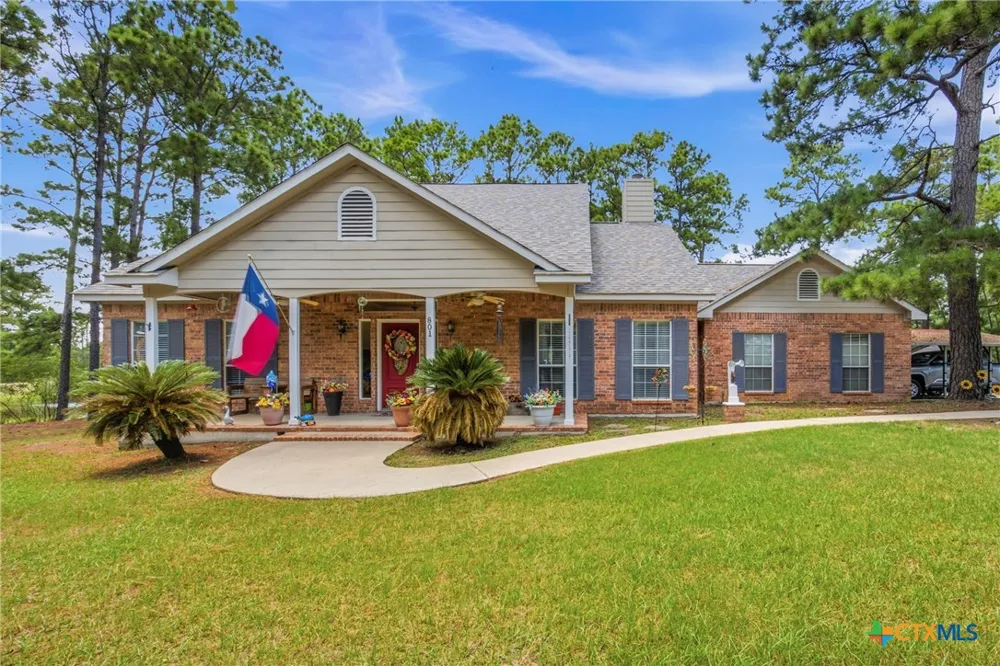 801 Moccasin Trail La Grange, TX 78945