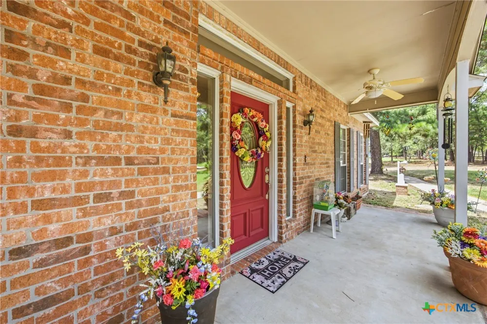 801 Moccasin Trail La Grange, TX 78945