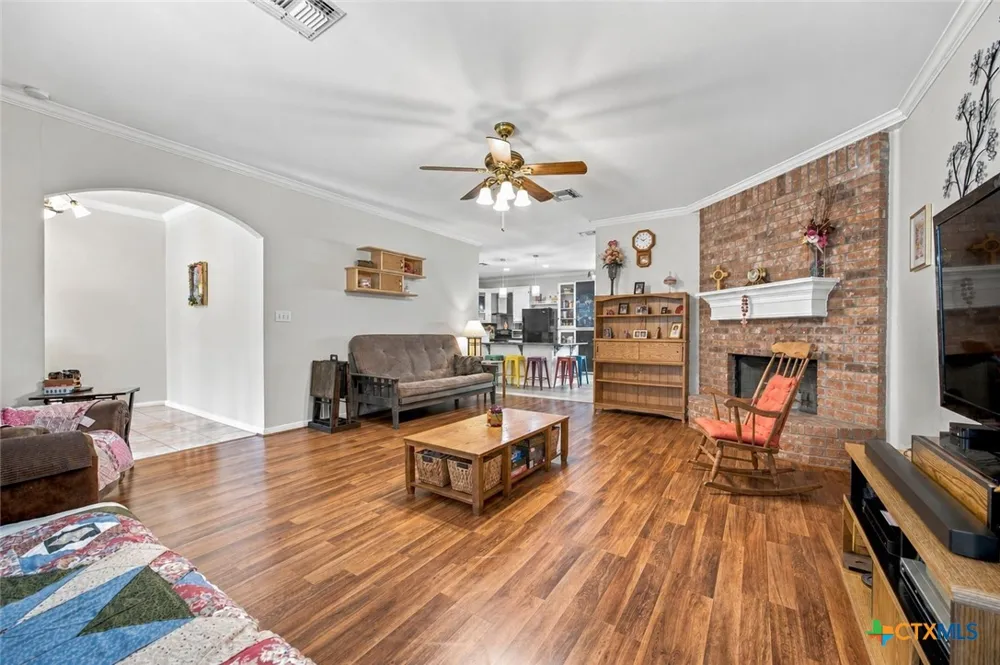801 Moccasin Trail La Grange, TX 78945