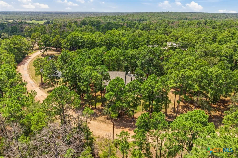 801 Moccasin Trail La Grange, TX 78945