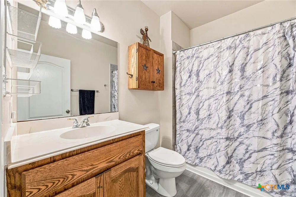 801 Moccasin Trail La Grange, TX 78945