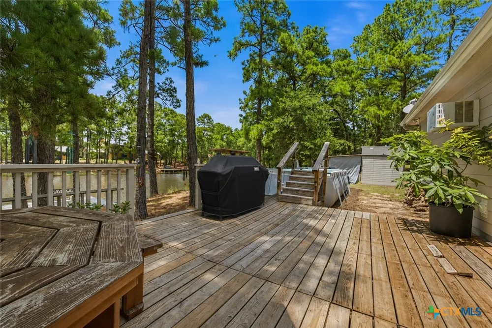 801 Moccasin Trail La Grange, TX 78945