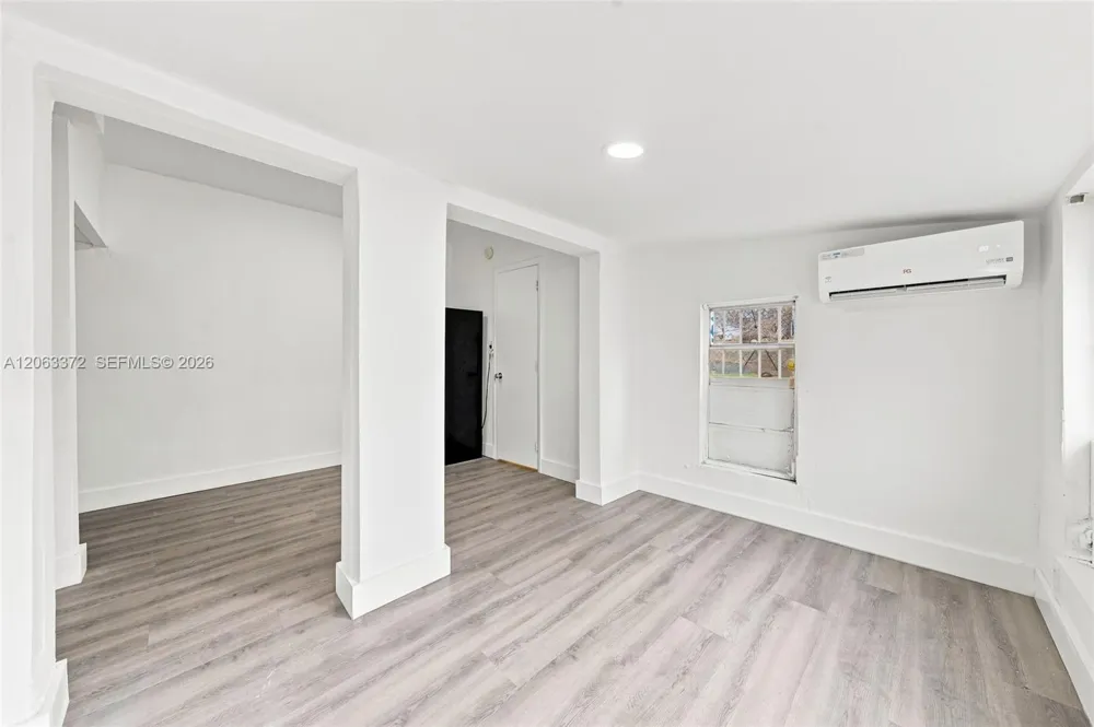 128 NW 9th Ave #6 Miami, FL 33128