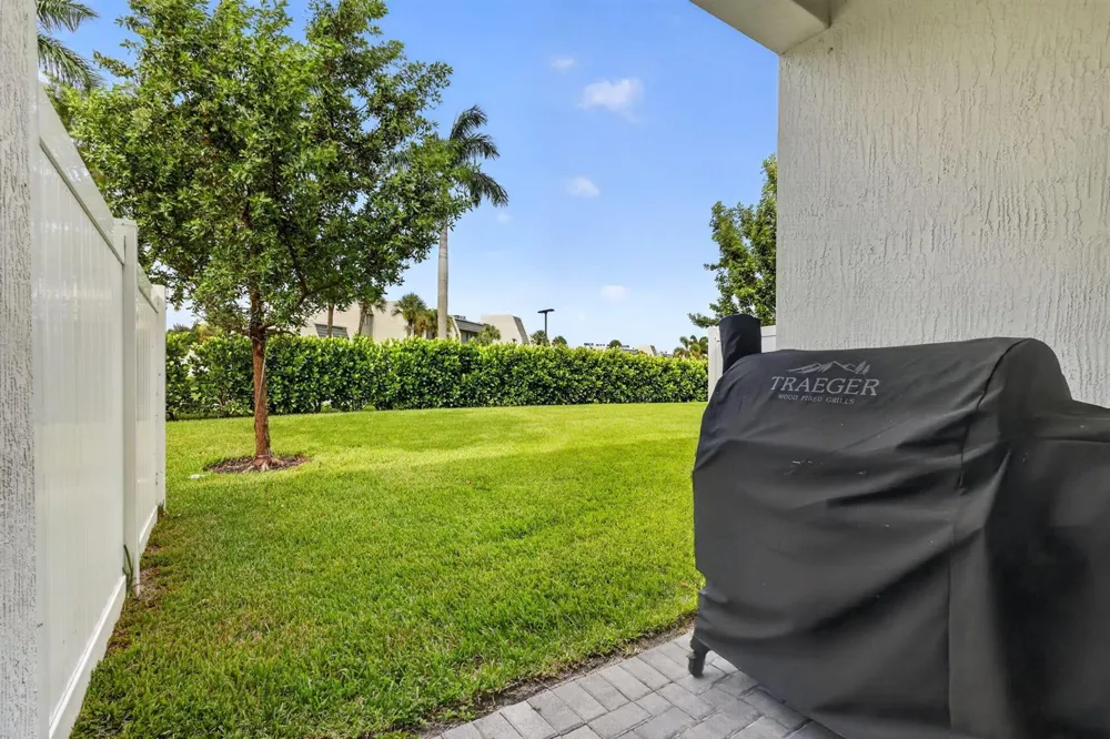 4168 Lagoon Shore Drive Lake Worth, FL 33467