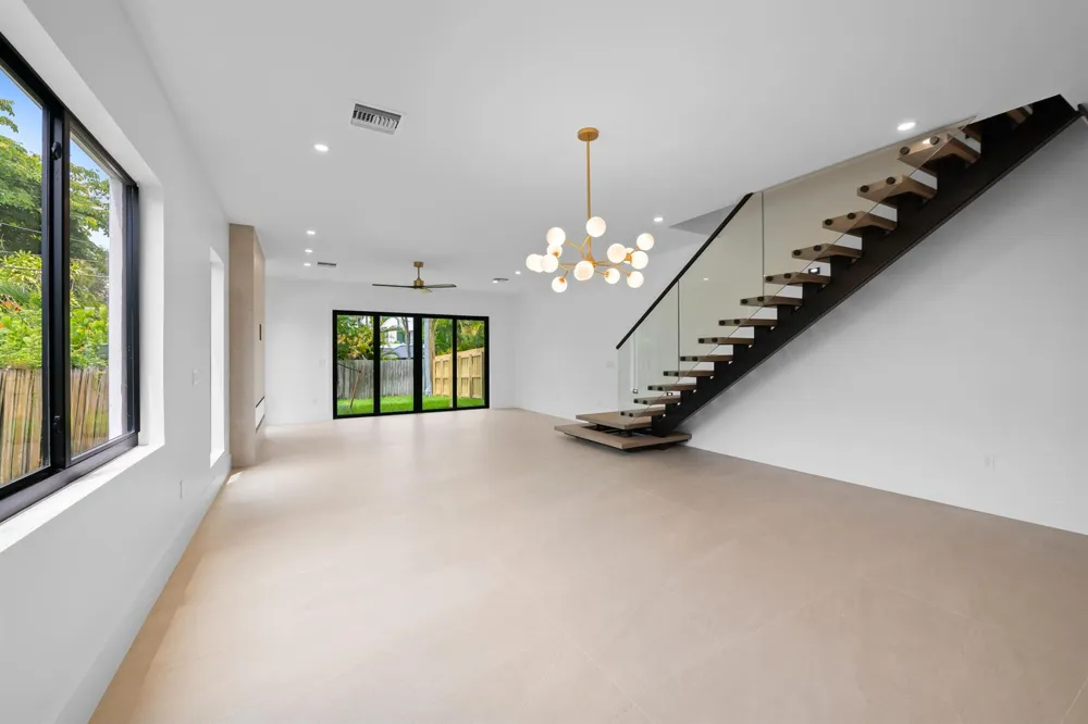 1131 NE 12th Avenue Fort Lauderdale, FL 33304