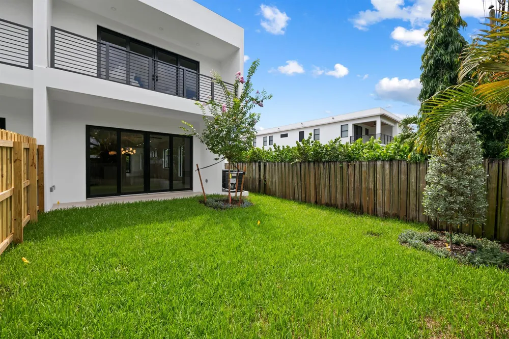 1131 NE 12th Avenue Fort Lauderdale, FL 33304