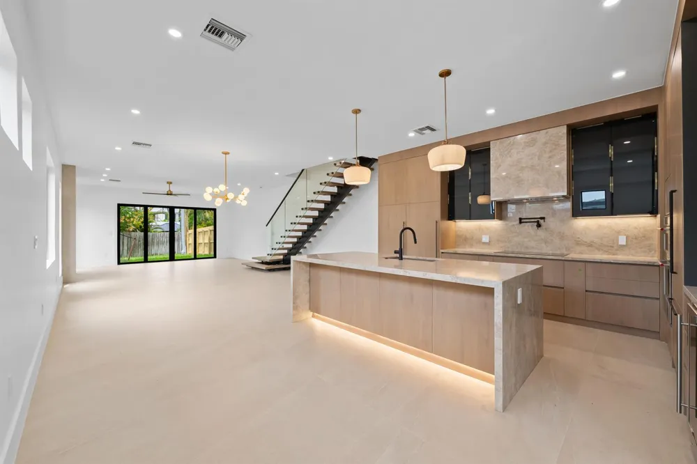 1131 NE 12th Avenue Fort Lauderdale, FL 33304