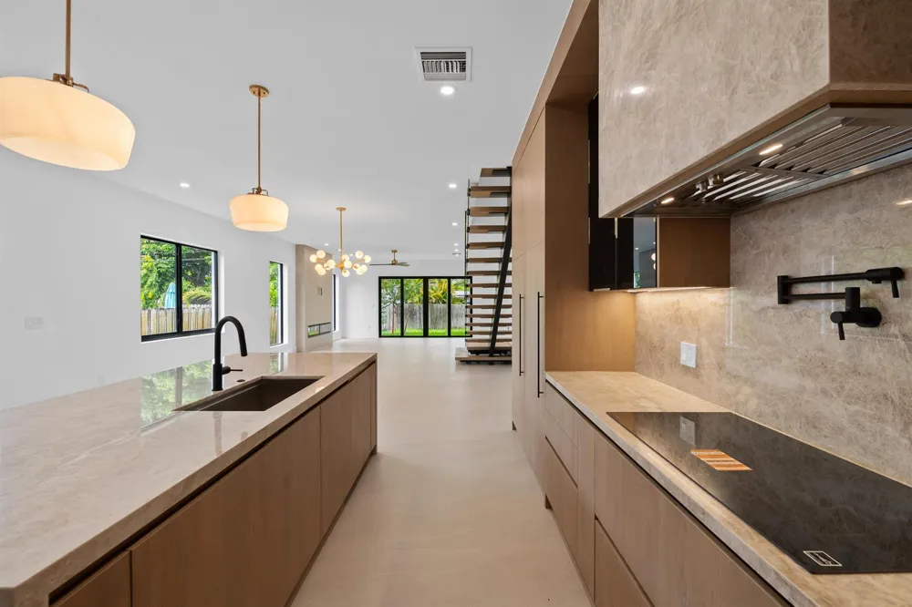 1131 NE 12th Avenue Fort Lauderdale, FL 33304