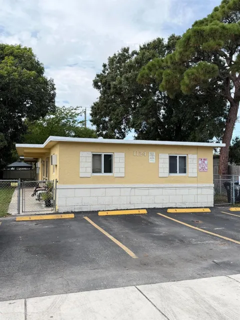 1124 NW 2ND STREET #2
