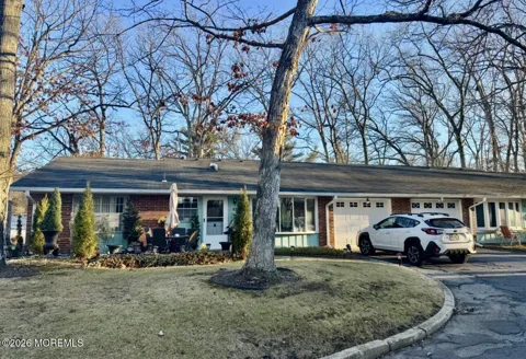 5 Buckingham Drive