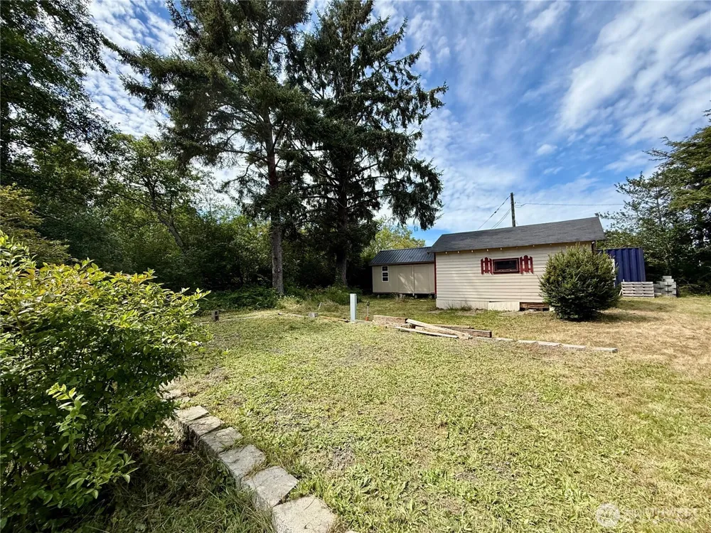 2463 W Pleasant Drive Westport, WA 98595