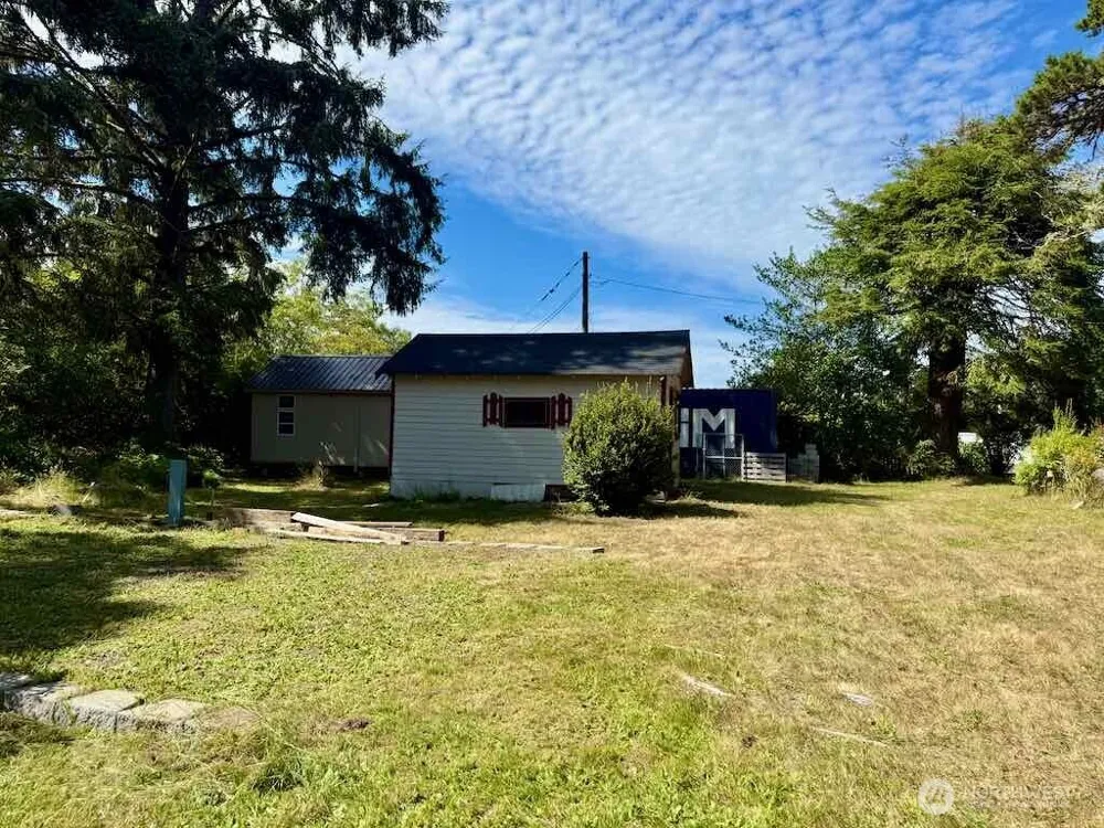 2463 W Pleasant Drive Westport, WA 98595