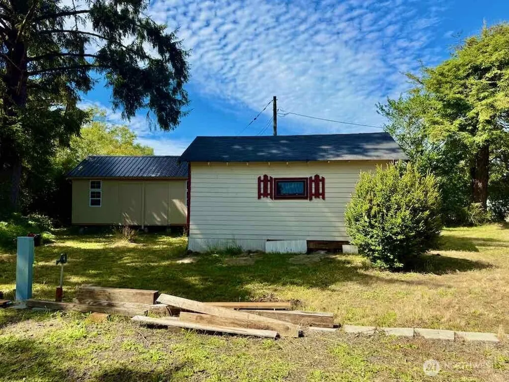 2463 W Pleasant Drive Westport, WA 98595
