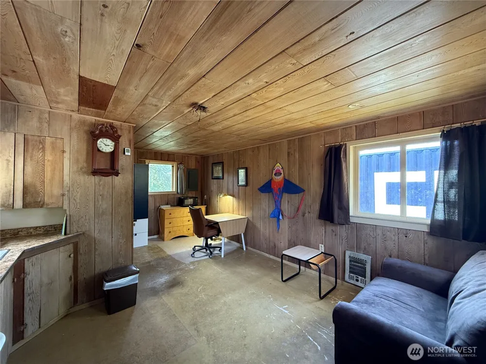 2463 W Pleasant Drive Westport, WA 98595