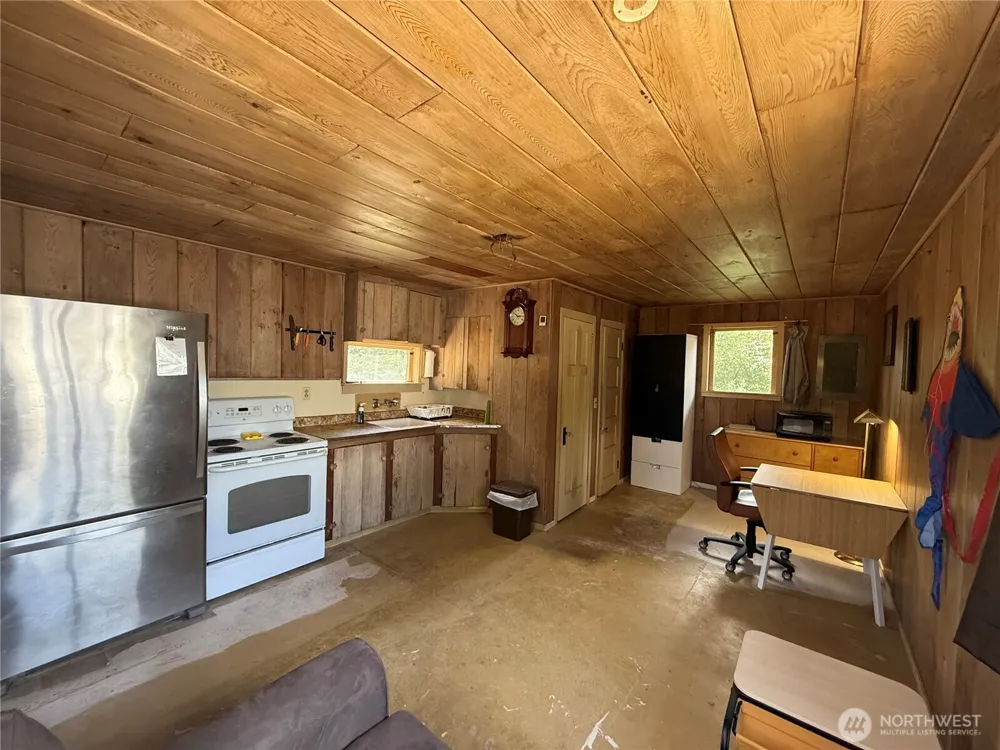 2463 W Pleasant Drive Westport, WA 98595