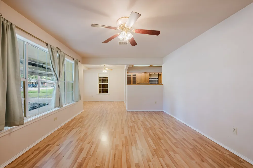 649 E Short Avenue De Leon, TX 76444