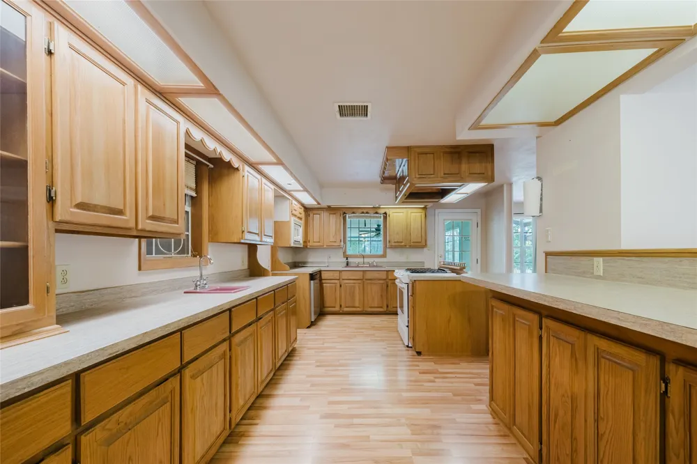 649 E Short Avenue De Leon, TX 76444