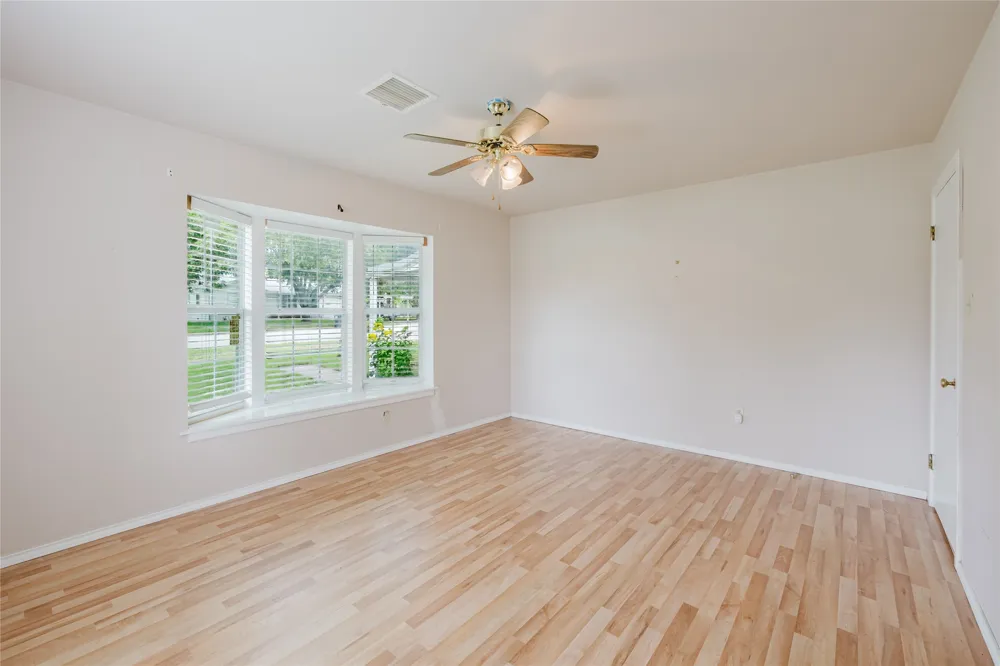 649 E Short Avenue De Leon, TX 76444