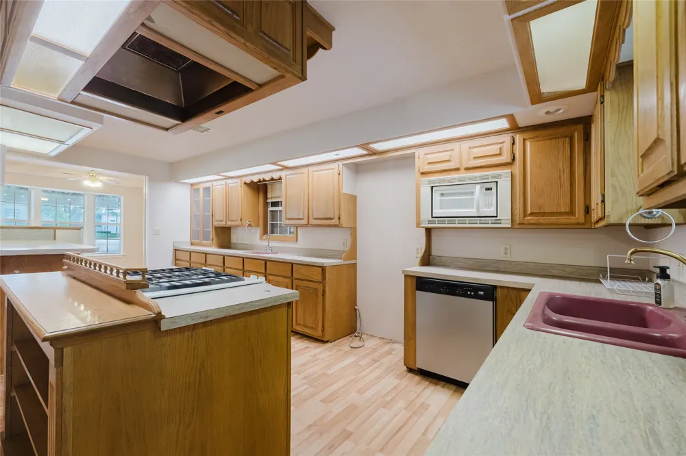 649 E Short Avenue De Leon, TX 76444