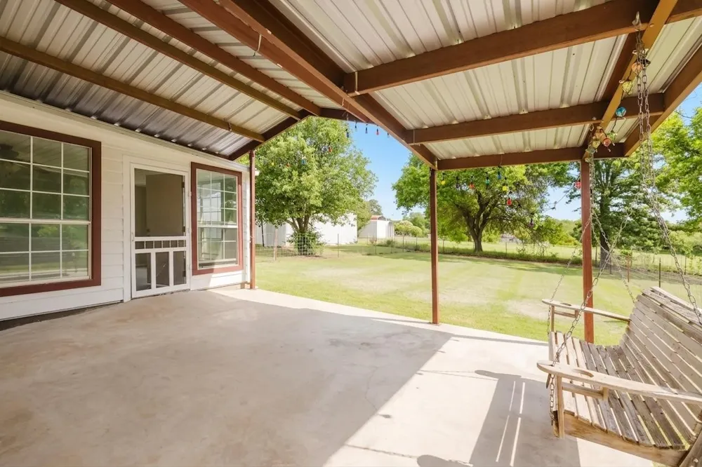 649 E Short Avenue De Leon, TX 76444