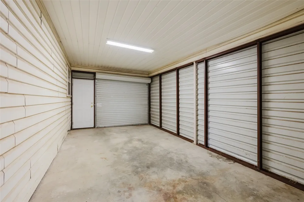 649 E Short Avenue De Leon, TX 76444