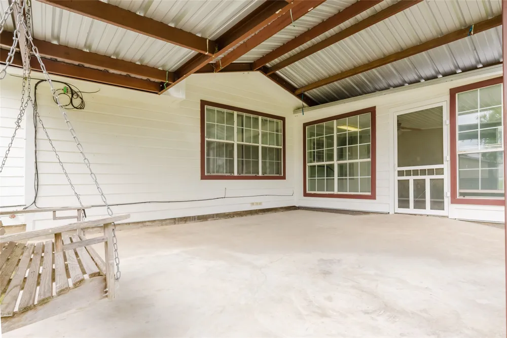 649 E Short Avenue De Leon, TX 76444