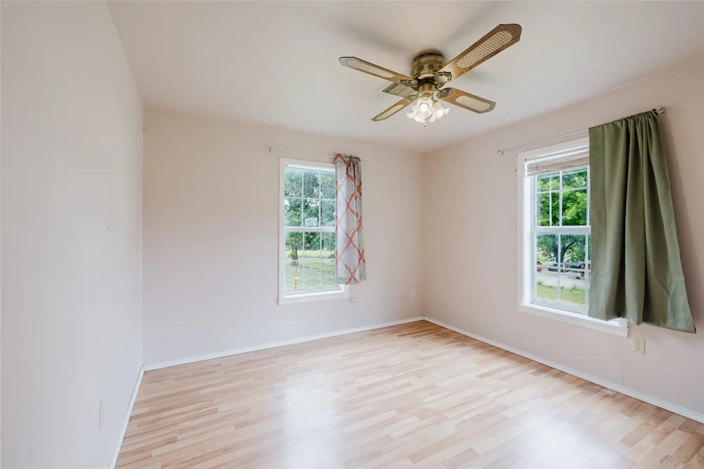 649 E Short Avenue De Leon, TX 76444