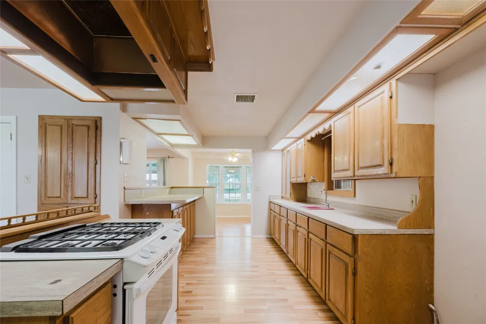 649 E Short Avenue De Leon, TX 76444