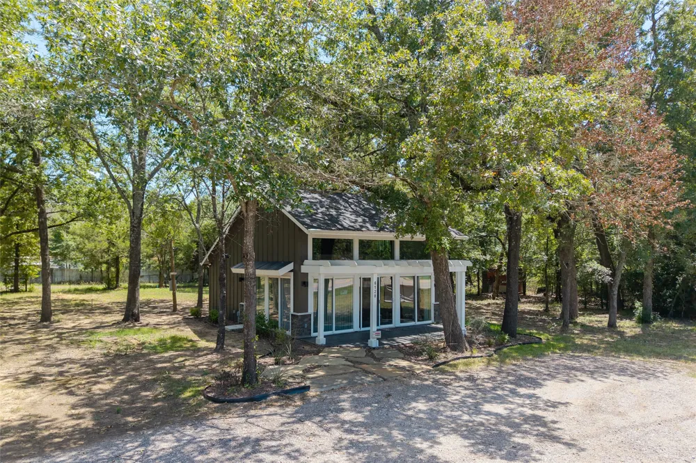 6120 Payne Road Log Cabin, TX 75148